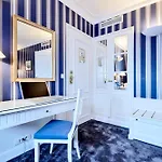 Golden Tulip Washington Opera