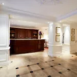 Golden Tulip Washington Opera