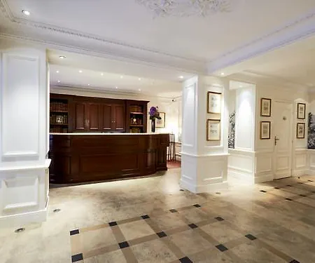 Golden Tulip Washington Opera 4*